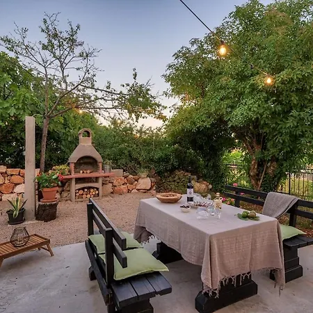 Crassula With Pool On Island Krk 펜션