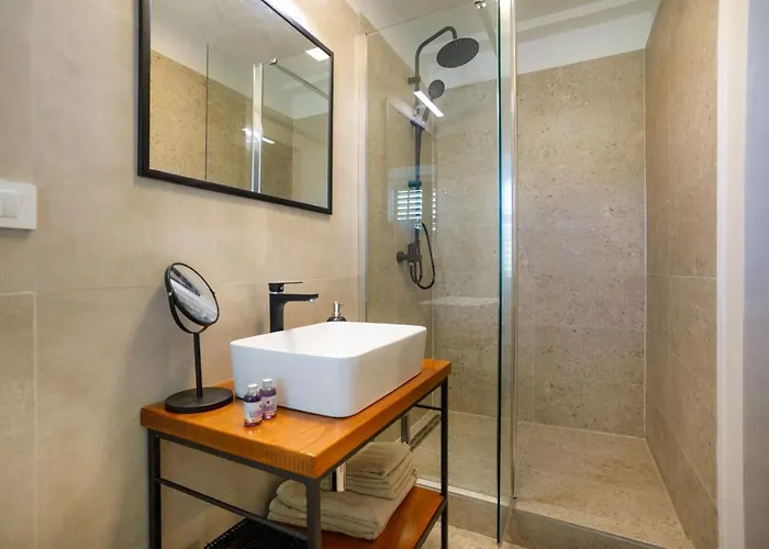 بيت للعطل Crassula With Pool On Island Krk