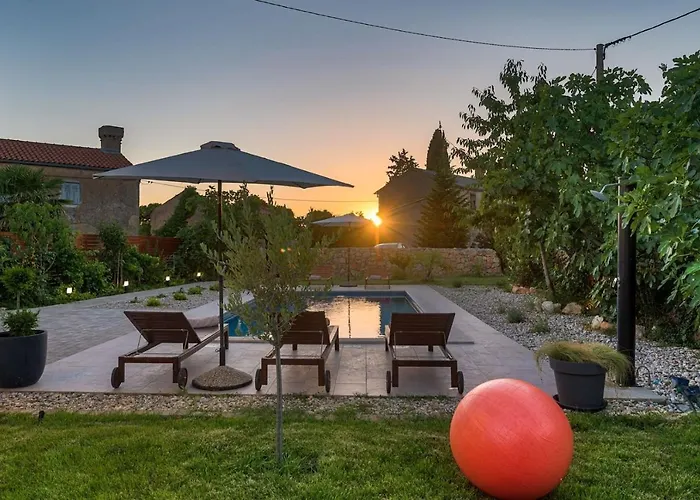 بيت للعطل Crassula With Pool On Island Krk *