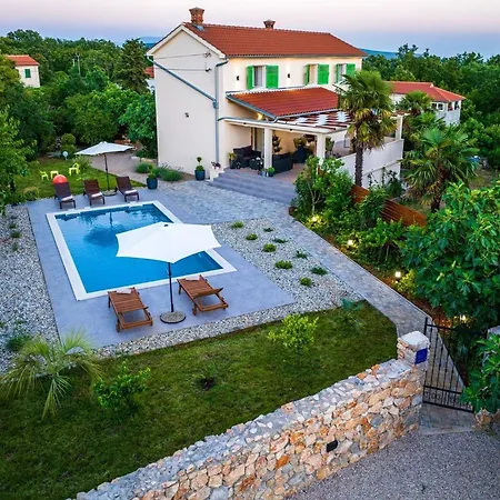 בית נופש Crassula With Pool On Island Krk Kras