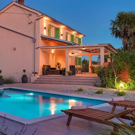 Crassula With Pool On Island Krk *