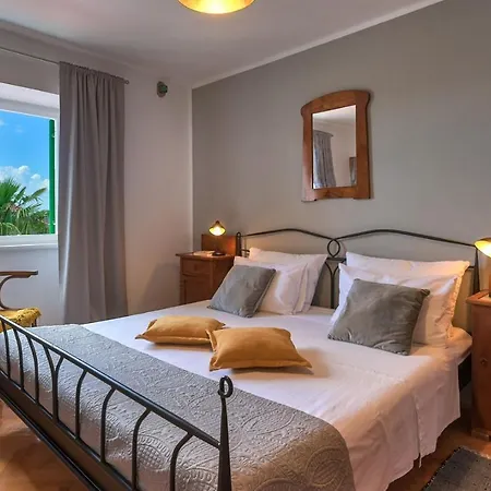 Crassula With Pool On Island Krk