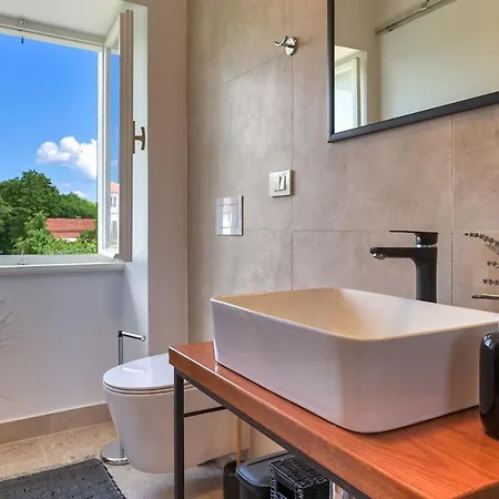 度假居 Crassula With Pool On Island Krk