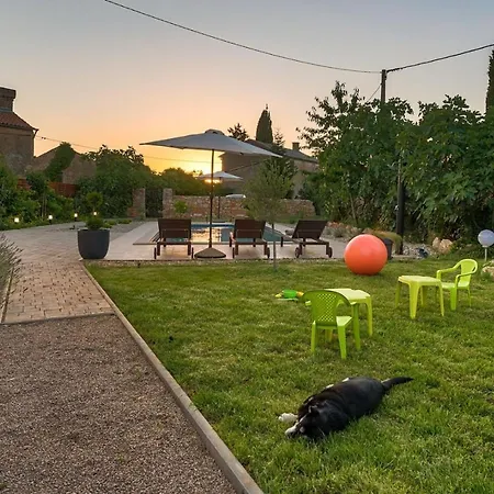 度假居 Crassula With Pool On Island Krk