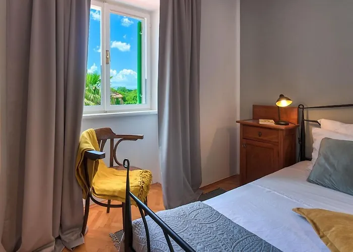 Crassula With Pool On Island Krk Kras