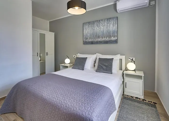 Crassula With Pool On Island Krk *